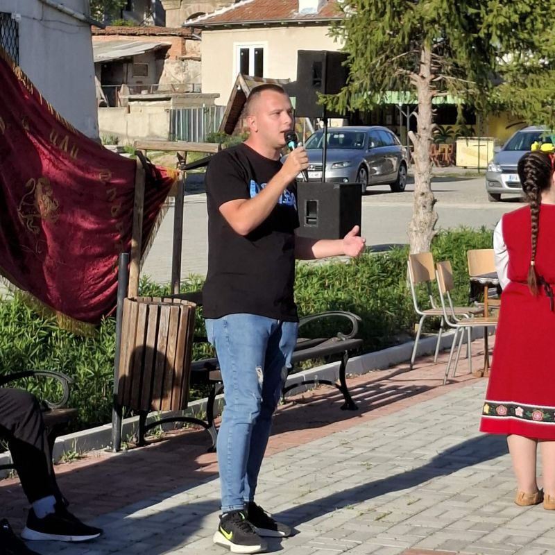Априлци 2